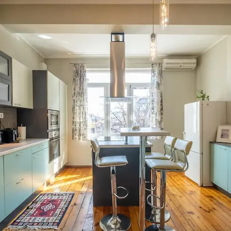 Charming 2bdr In Historic Center With Parking アパート *