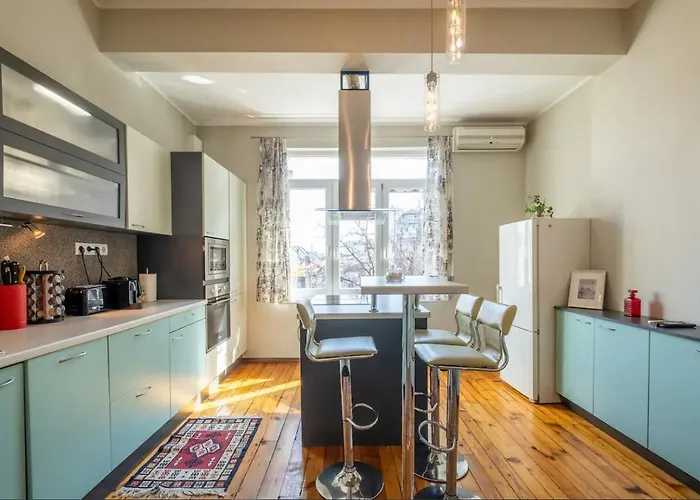 Charming 2bdr In Historic Center With Parking Apartment *