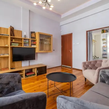 דירה Charming 2bdr In Historic Center With Parking
