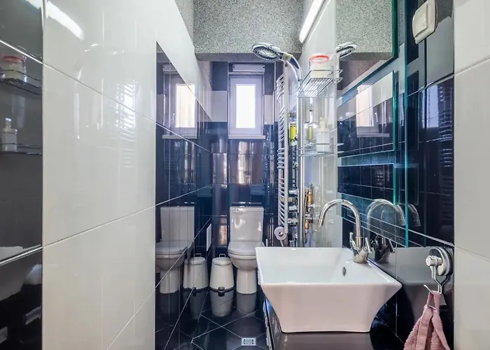 Charming 2bdr In Historic Center With Parking * סופיה